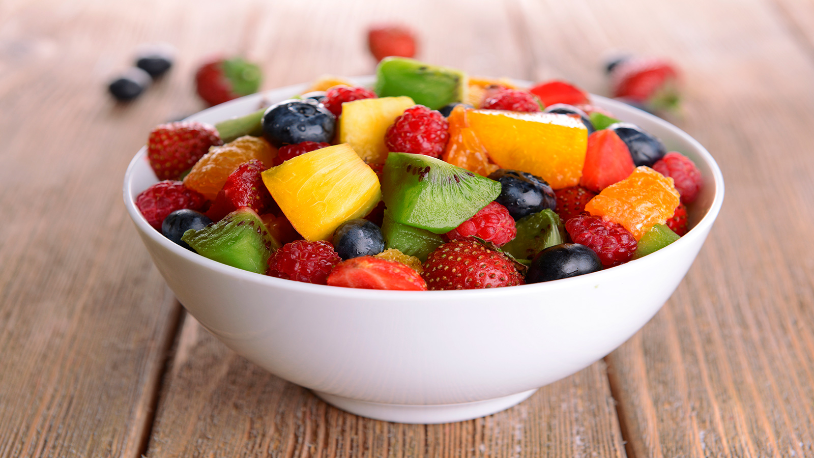 Schale mit geschnittenem Obst